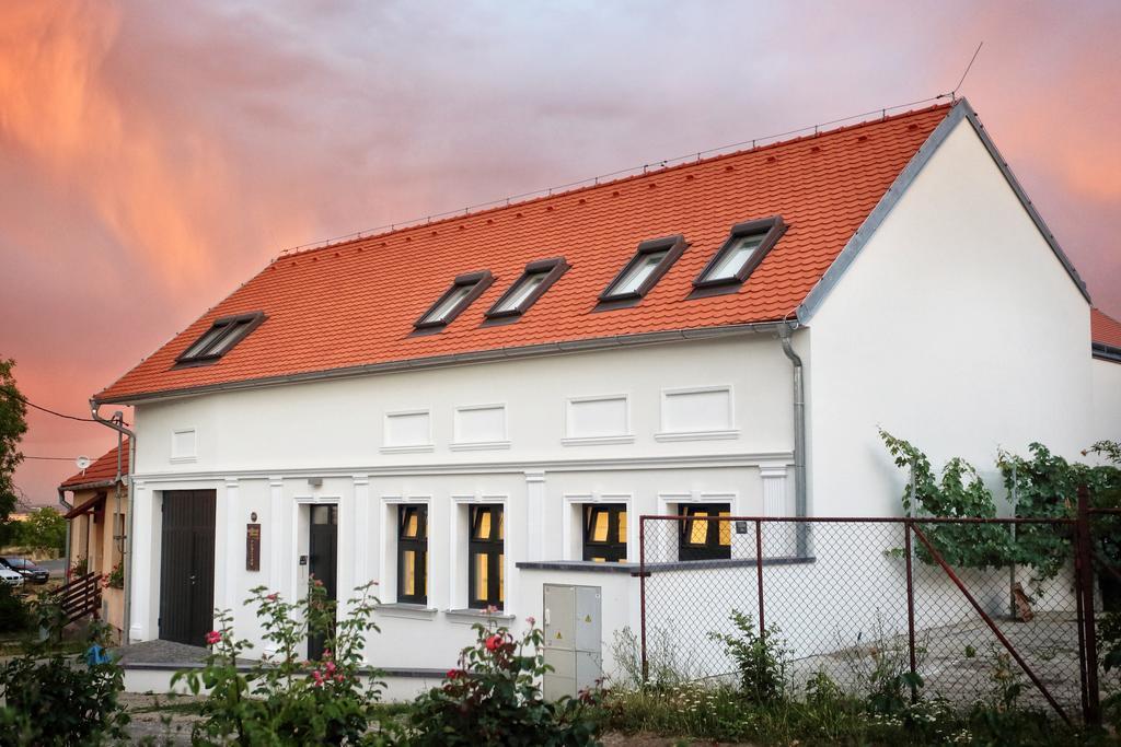 Penzion Vinarstvi Konitz Znojmo Exterior photo